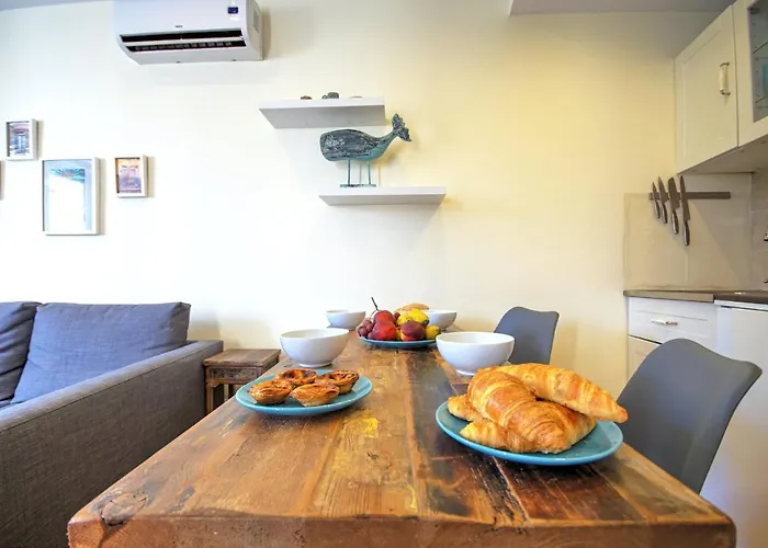 بيت للعطل The Famous Blue House