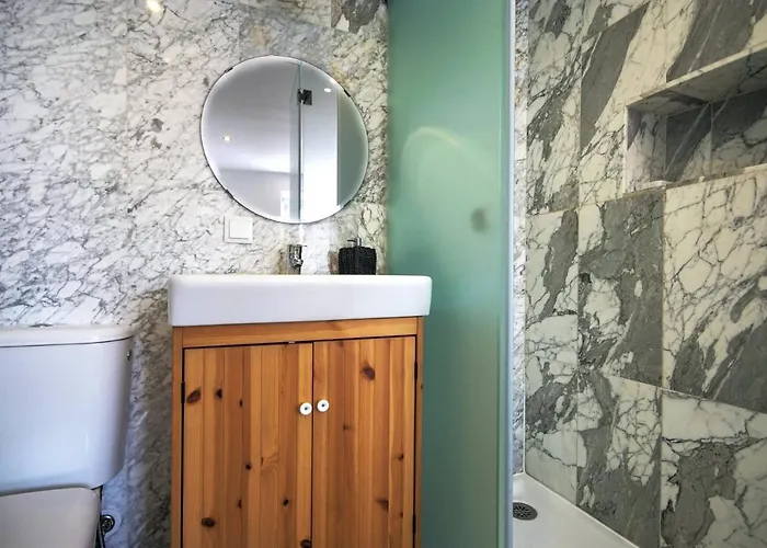 بيت للعطل The Famous Blue House