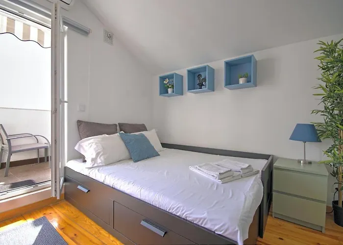 بيت للعطل The Famous Blue House *