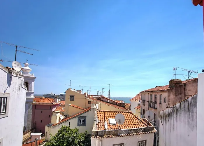 بيت للعطل The Famous Blue House